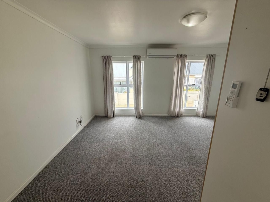To Let 1 Bedroom Property for Rent in Langerug Western Cape